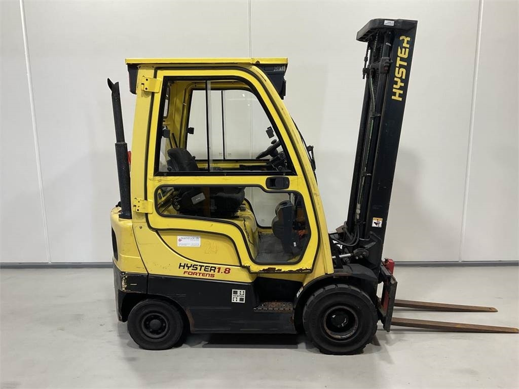 Hyster 1.8FT - Chariot élévateur à gaz: photos 1 Hyster 1.8FT - Chariot élévateur à gaz: photos 1