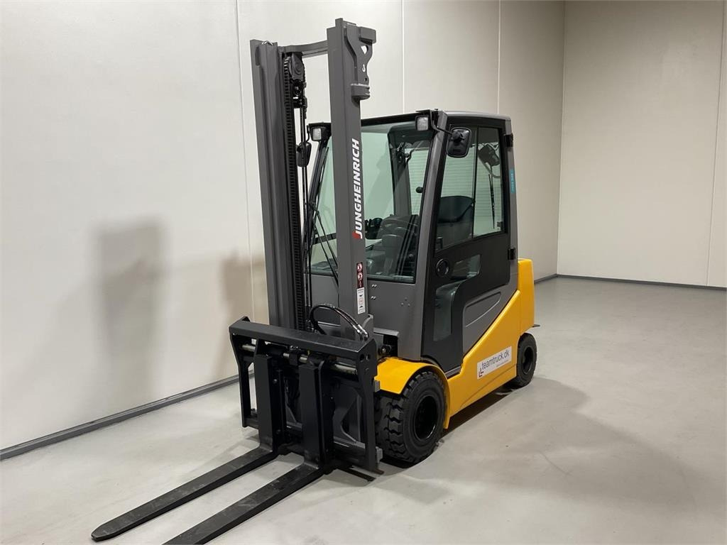 Jungheinrich EFG S30 - Chariot élévateur électrique: photos 4 Jungheinrich EFG S30 - Chariot élévateur électrique: photos 4