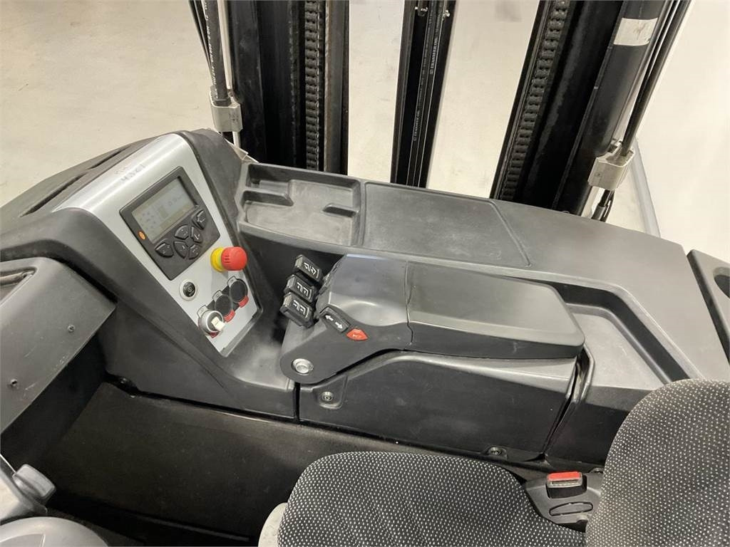 Chariot à mât rétractable Mitsubishi RB16NH: photos 6 Chariot à mât rétractable Mitsubishi RB16NH: photos 6