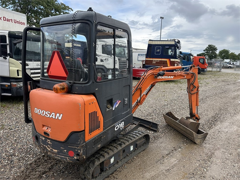 Doosan Slo 18 - 1.8T with bucket packed (Low Hours) - Mini pelle: photos 5 Doosan Slo 18 - 1.8T with bucket packed (Low Hours) - Mini pelle: photos 5