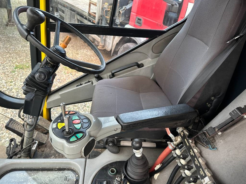 Johnston CN400 - Balayeuse de voirie: photos 3 Johnston CN400 - Balayeuse de voirie: photos 3