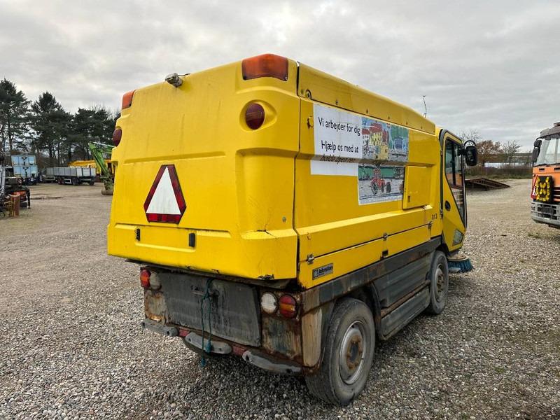 Johnston CN400 - Balayeuse de voirie: photos 5 Johnston CN400 - Balayeuse de voirie: photos 5