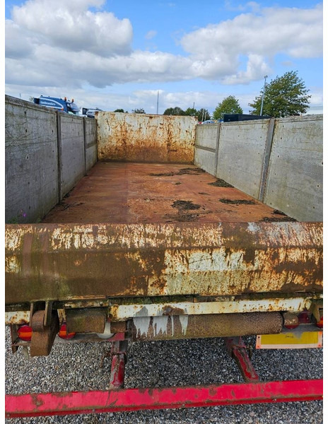 KEL-BERG 2 axle // wire // 3-way tip // radiocontrol - Remorque porte-conteneur/ Caisse mobile: photos 4 KEL-BERG 2 axle // wire // 3-way tip // radiocontrol - Remorque porte-conteneur/ Caisse mobile: photos 4