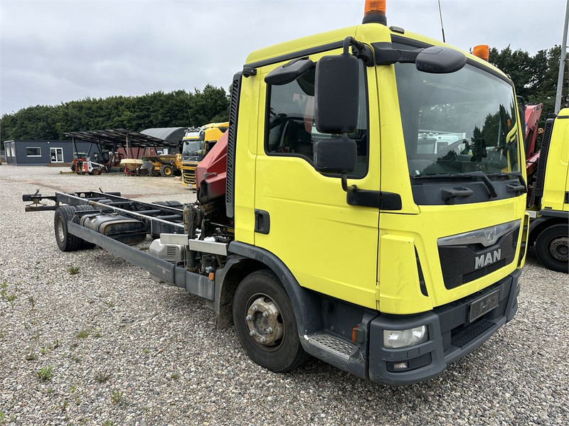 MAN TGL 12.220 // Crane HMF 735K2 // - Camion grue: photos 4 MAN TGL 12.220 // Crane HMF 735K2 // - Camion grue: photos 4