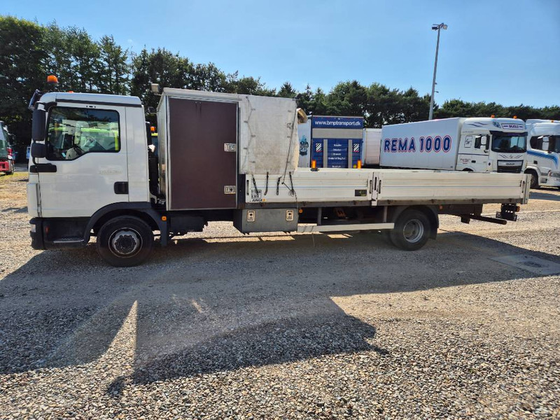 MAN TGL 12.250 - Camion plateau: photos 2 MAN TGL 12.250 - Camion plateau: photos 2