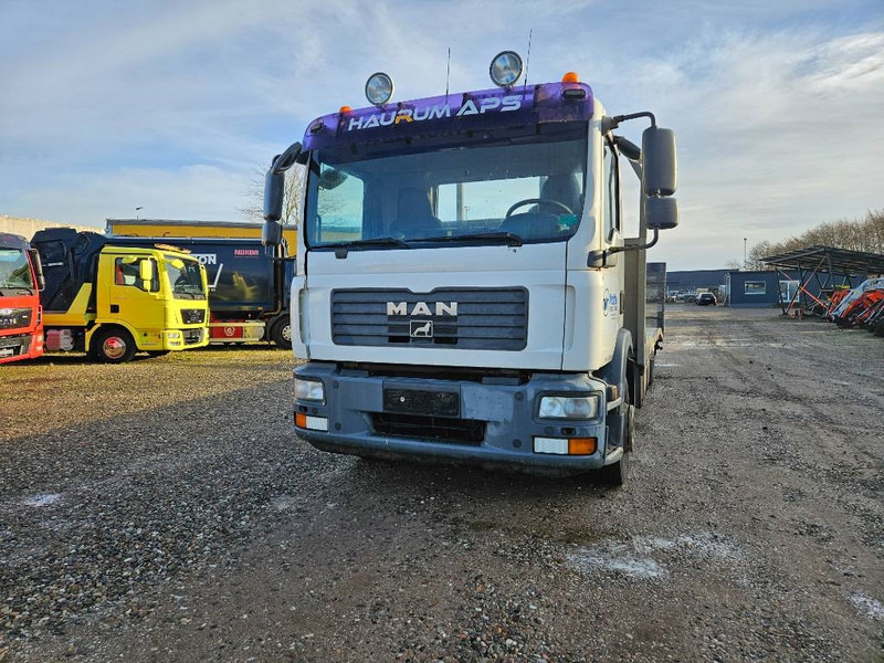 MAN TGM 15.280 // Machinetransport // Autotransporter - Camion porte-voitures: photos 2 MAN TGM 15.280 // Machinetransport // Autotransporter - Camion porte-voitures: photos 2