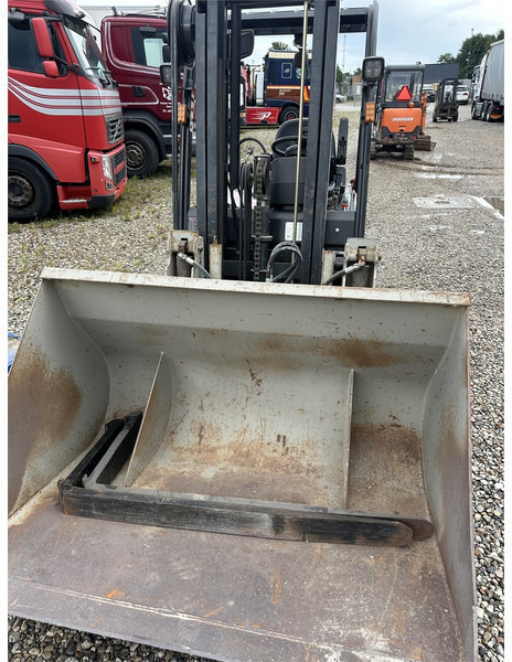 NPtrucks A18 truck with bucket and forks - Chariot élévateur électrique: photos 4 NPtrucks A18 truck with bucket and forks - Chariot élévateur électrique: photos 4