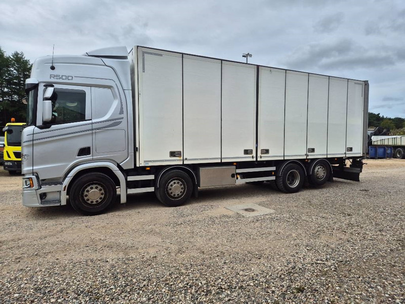 Scania R 500 8x2 //Rampe// Underboring - Camion fourgon: photos 3 Scania R 500 8x2 //Rampe// Underboring - Camion fourgon: photos 3