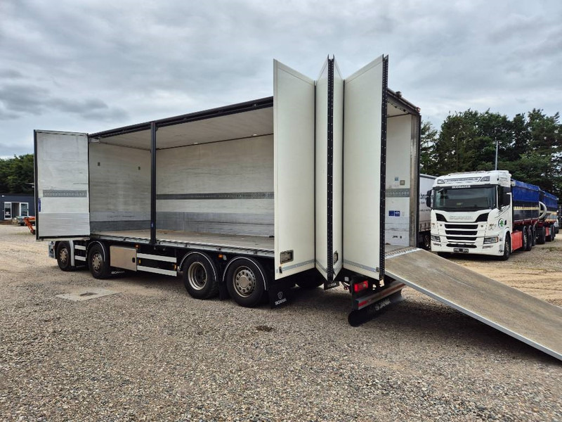 Scania R 500 8x2 //Rampe// Underboring - Camion fourgon: photos 2 Scania R 500 8x2 //Rampe// Underboring - Camion fourgon: photos 2