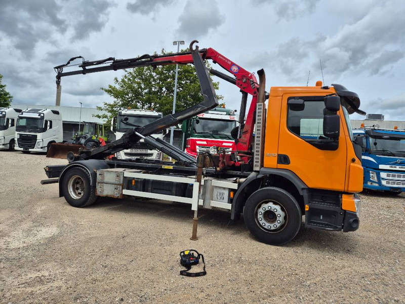 Volvo FE 320 /4x2// HMF 875 K3 // Kroghejs - Camion grue: photos 1 Volvo FE 320 /4x2// HMF 875 K3 // Kroghejs - Camion grue: photos 1