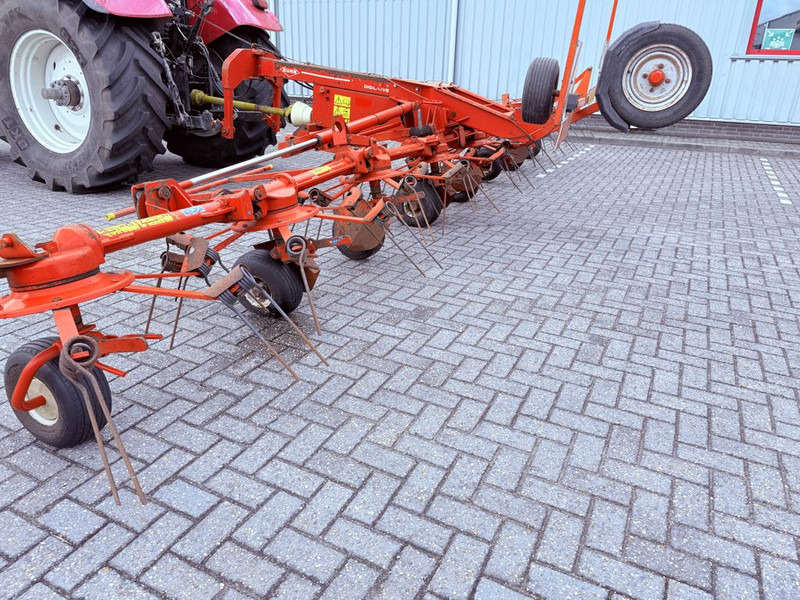 Faneuse Kuhn GF8501 T: photos 14 Faneuse Kuhn GF8501 T: photos 14