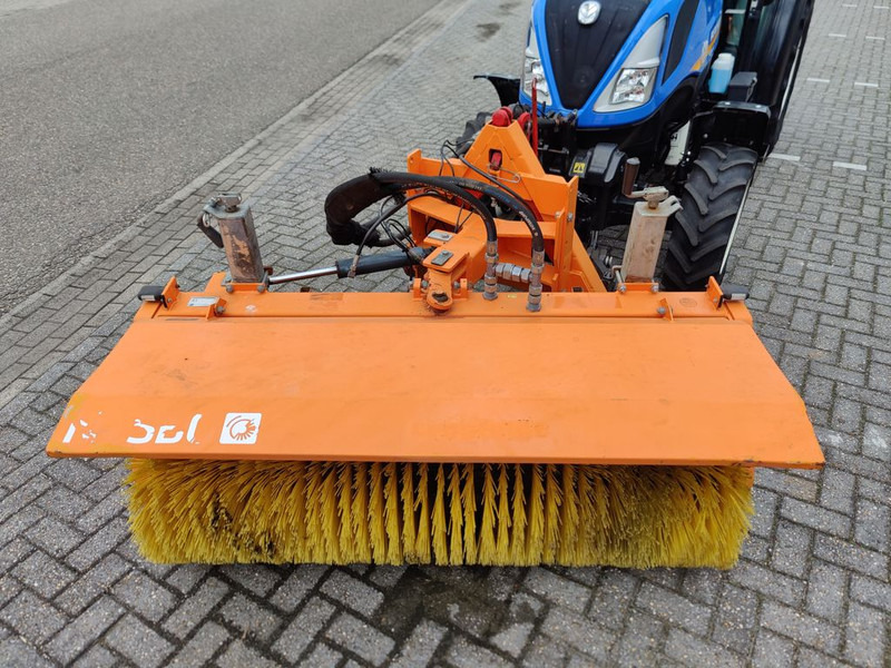 Nesbo HF1600S Veegmachine - Brosse pour Véhicule de voirie/ Spécial: photos 4 Nesbo HF1600S Veegmachine - Brosse pour Véhicule de voirie/ Spécial: photos 4