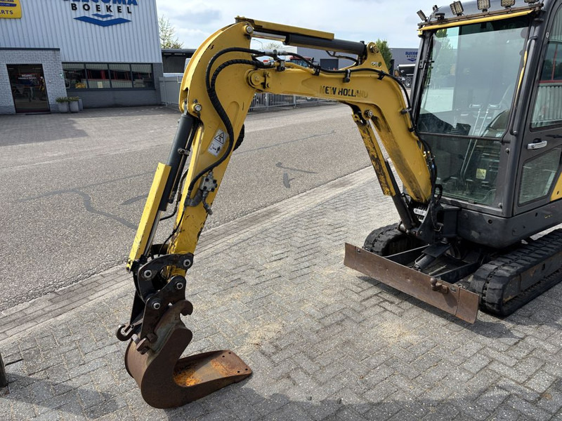 New Holland E18C Minigraver en leasing occasion New Holland E18C Minigraver: photos 15