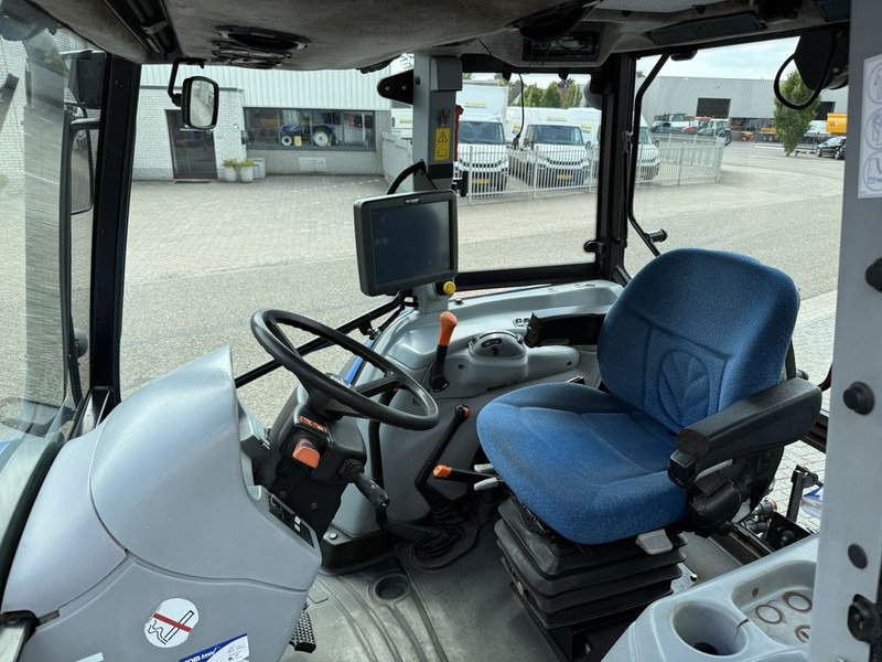 New Holland T5040 CAB + GPS - Tracteur agricole: photos 5 New Holland T5040 CAB + GPS - Tracteur agricole: photos 5