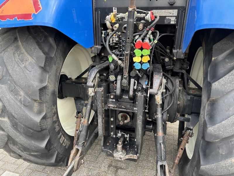 Tracteur agricole New Holland T6080 Power Command: photos 11