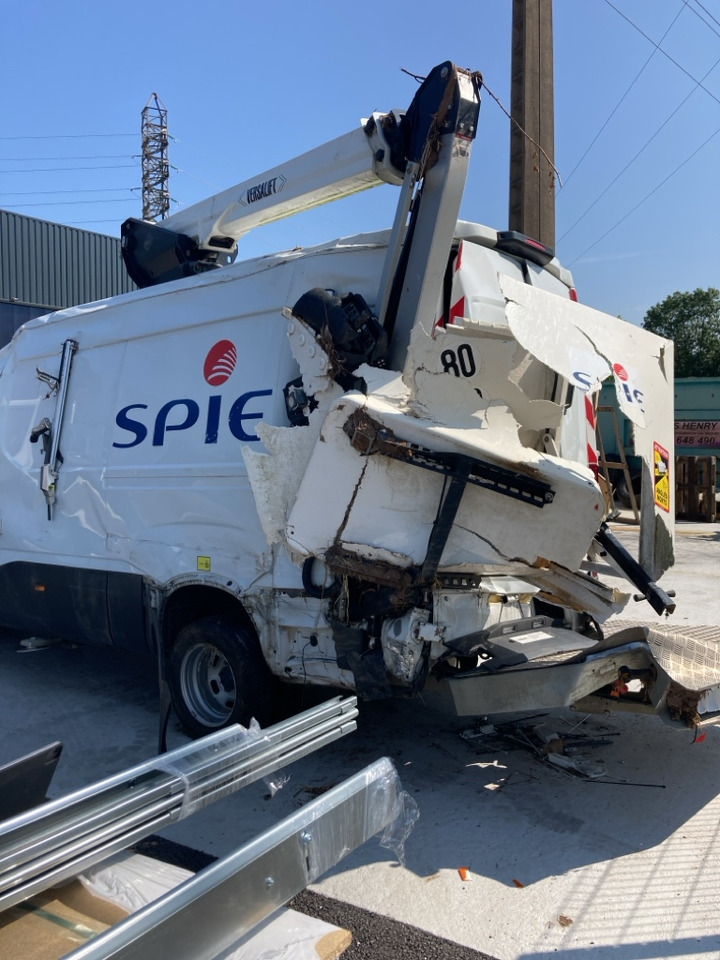 IVECO DAILY FOURGON 50C18 - Camion avec nacelle: photos 5 IVECO DAILY FOURGON 50C18 - Camion avec nacelle: photos 5