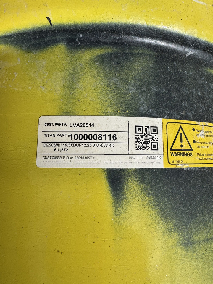 12.5X19.5 Used John Deere Rim - Jante pour Machine agricole: photos 2 12.5X19.5 Used John Deere Rim - Jante pour Machine agricole: photos 2