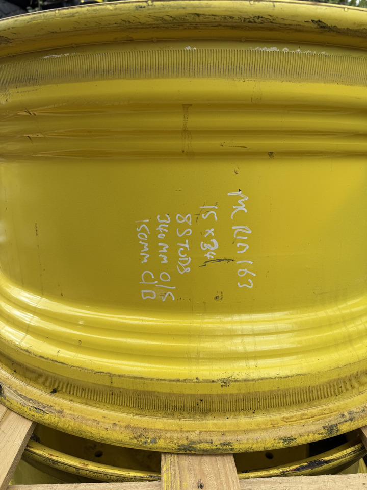 15X34 Used John Deere Rim - Jante pour Machine agricole: photos 2 15X34 Used John Deere Rim - Jante pour Machine agricole: photos 2