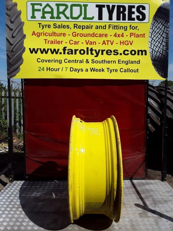 15X38 Used John Deere Rim - Jante pour Machine agricole: photos 2 15X38 Used John Deere Rim - Jante pour Machine agricole: photos 2