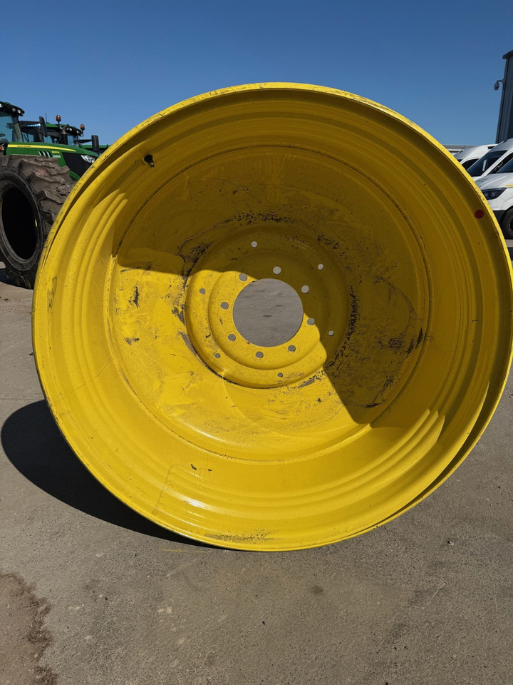 20X42 Used John Deere Rim - Jante pour Machine agricole: photos 1 20X42 Used John Deere Rim - Jante pour Machine agricole: photos 1