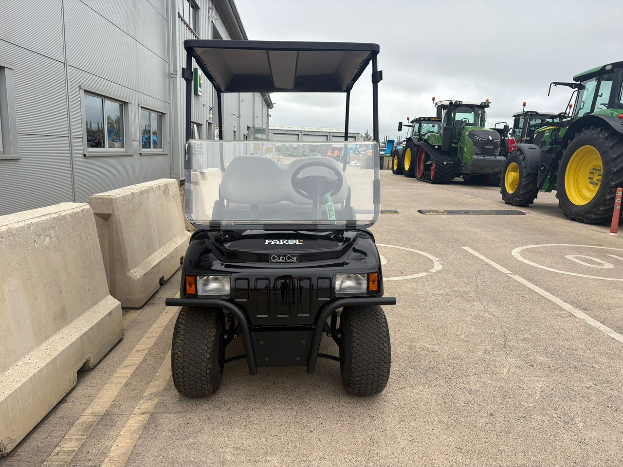 Clubcar Carryall 100 4 seater utility buggy - Voiturette de golf: photos 4 Clubcar Carryall 100 4 seater utility buggy - Voiturette de golf: photos 4