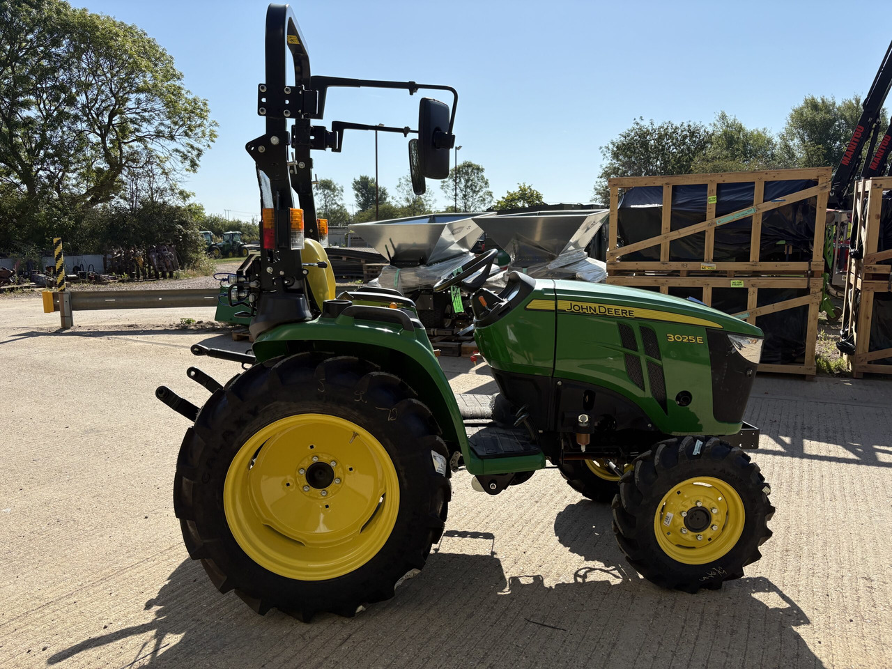 John Deere 3025E Compact Tractor - Micro tracteur: photos 3 John Deere 3025E Compact Tractor - Micro tracteur: photos 3