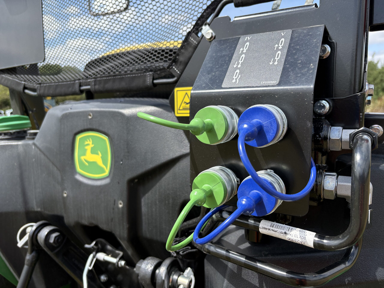 John Deere 3025E Compact Tractor - Micro tracteur: photos 5 John Deere 3025E Compact Tractor - Micro tracteur: photos 5