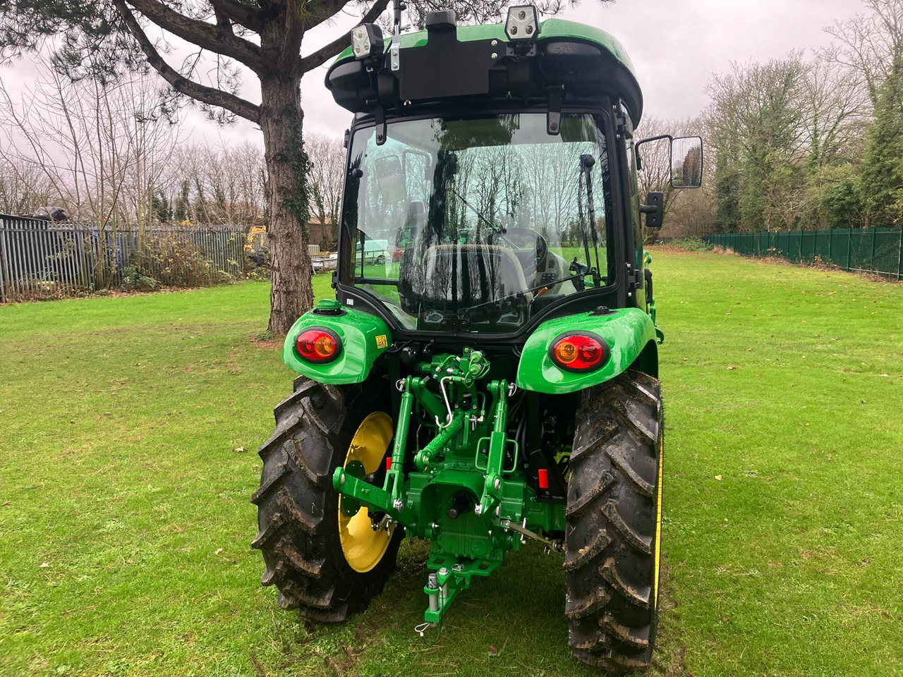 John Deere 3039R compact tractor - Micro tracteur: photos 5 John Deere 3039R compact tractor - Micro tracteur: photos 5