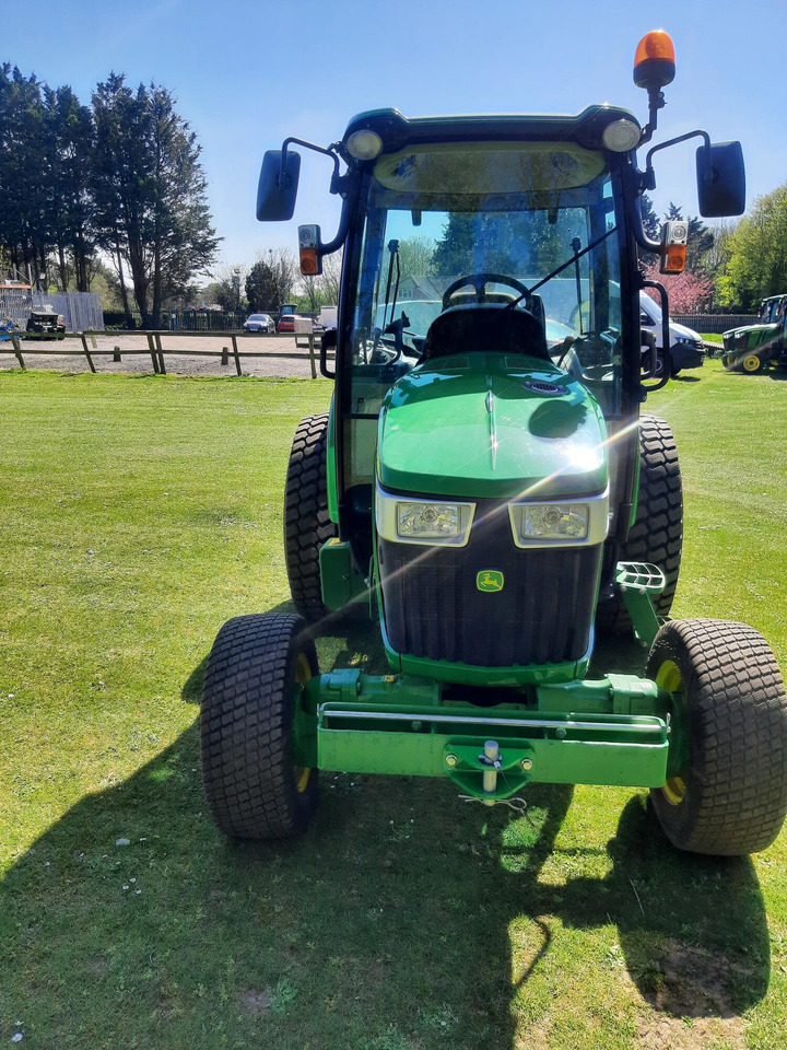John Deere 4066R Compact Tractor - Micro tracteur: photos 4 John Deere 4066R Compact Tractor - Micro tracteur: photos 4