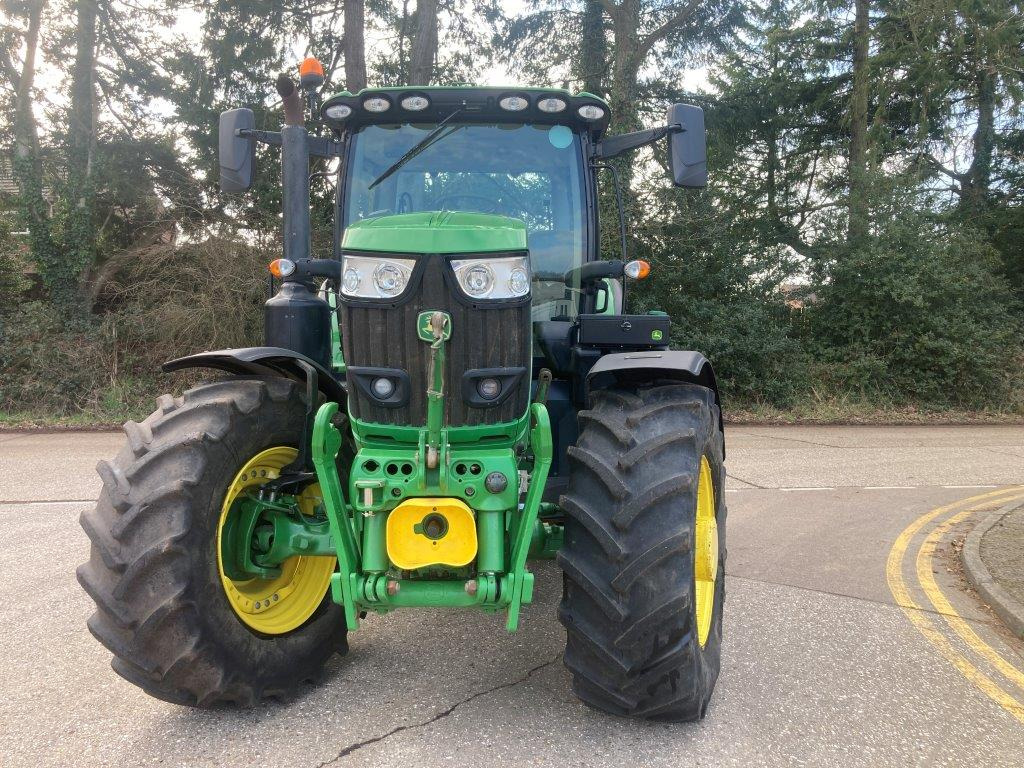 John Deere 6215R - Tracteur agricole: photos 2 John Deere 6215R - Tracteur agricole: photos 2