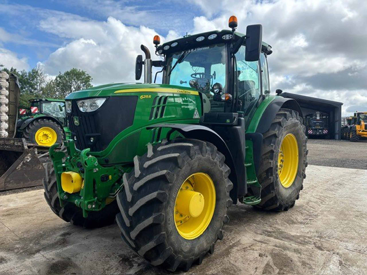 John Deere 6215R - Tracteur agricole: photos 1 John Deere 6215R - Tracteur agricole: photos 1