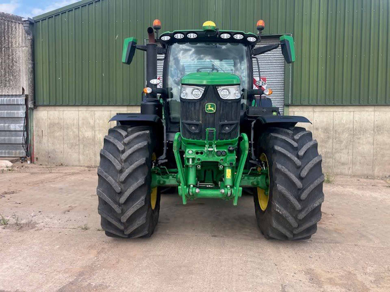 John Deere 6R 215 - Tracteur agricole: photos 3 John Deere 6R 215 - Tracteur agricole: photos 3