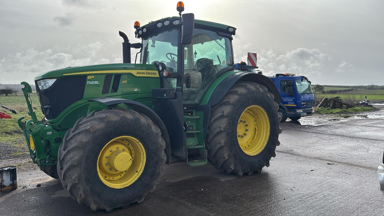 John Deere 6R 215 - Tracteur agricole: photos 1 John Deere 6R 215 - Tracteur agricole: photos 1