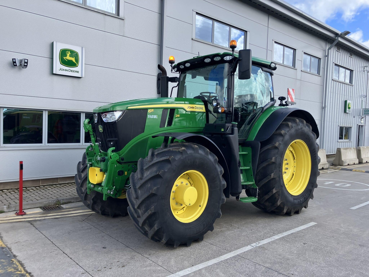 John Deere 6R 215 - Tracteur agricole: photos 1 John Deere 6R 215 - Tracteur agricole: photos 1