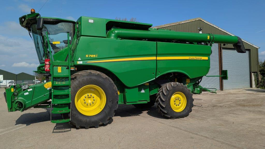 John Deere S785 - Moissonneuse-batteuse: photos 1 John Deere S785 - Moissonneuse-batteuse: photos 1