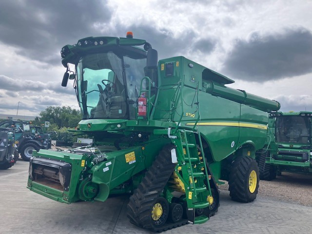 John Deere S790 - Moissonneuse-batteuse: photos 1 John Deere S790 - Moissonneuse-batteuse: photos 1
