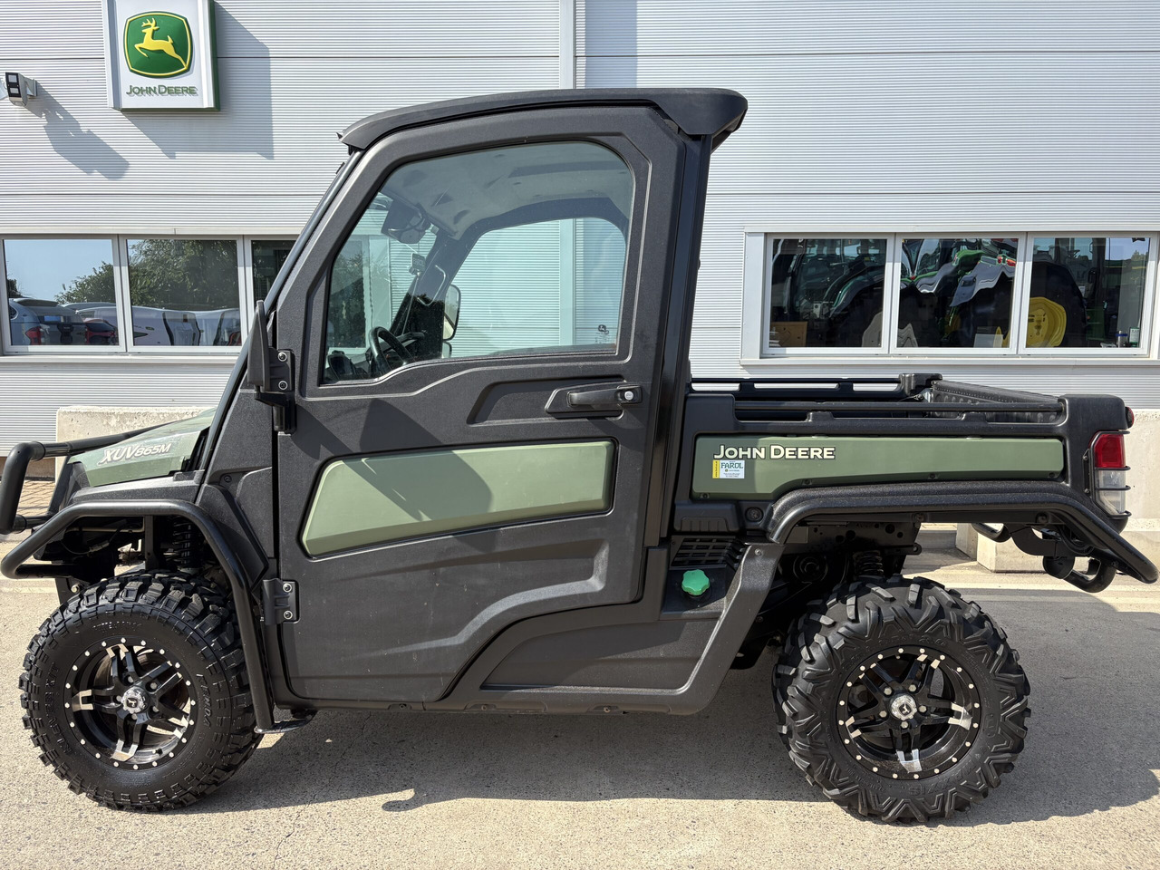 John Deere XUV865M Gator - Quadricycle: photos 1 John Deere XUV865M Gator - Quadricycle: photos 1