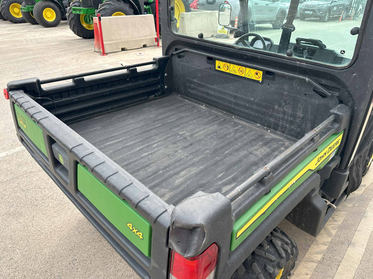 John Deere XUV865M - Quadricycle: photos 5 John Deere XUV865M - Quadricycle: photos 5