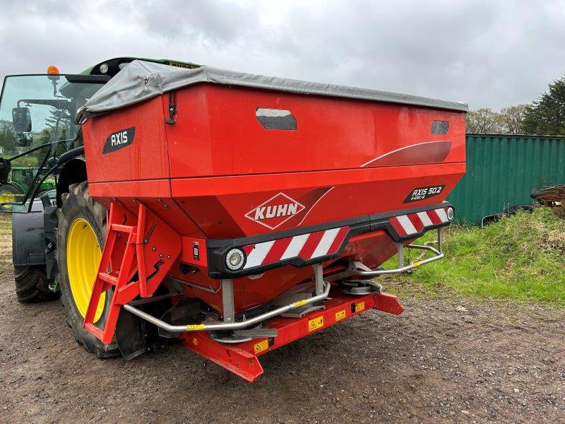 Kuhn AXIS H-EMC-W 50.2 - Distributeur d'engrais: photos 1 Kuhn AXIS H-EMC-W 50.2 - Distributeur d'engrais: photos 1