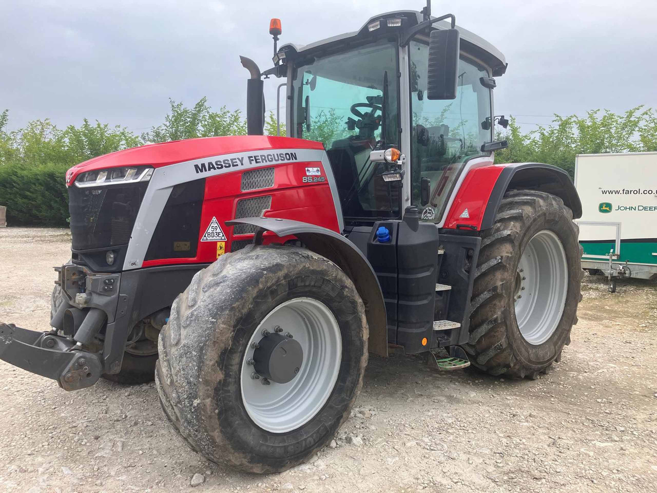 Massey Ferguson 8S.245 - Tracteur agricole: photos 1 Massey Ferguson 8S.245 - Tracteur agricole: photos 1