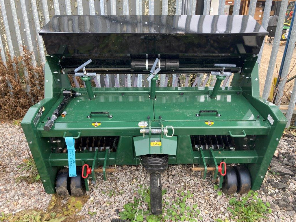 Turfco TriWave™ 60 Overseeder - Semoir/ Planteuse: photos 1 Turfco TriWave™ 60 Overseeder - Semoir/ Planteuse: photos 1