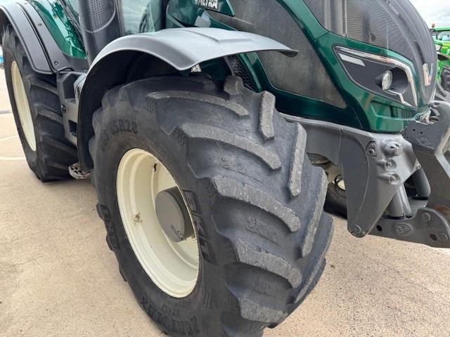 VALTRA T214 - Tracteur agricole: photos 5 VALTRA T214 - Tracteur agricole: photos 5