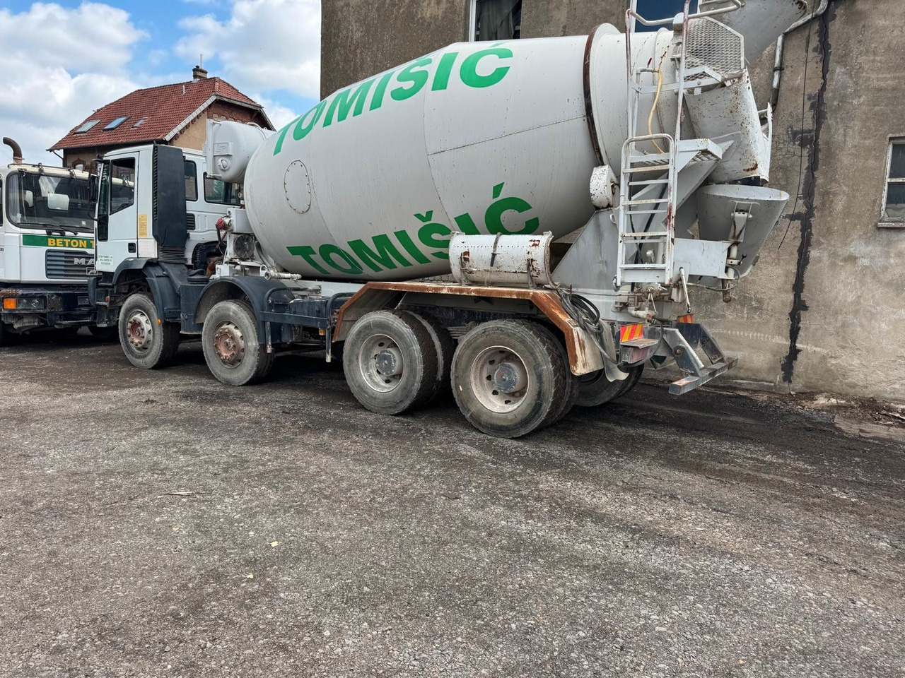 Iveco 410 EH 420 8X4 10m³ - Camion malaxeur: photos 4 Iveco 410 EH 420 8X4 10m³ - Camion malaxeur: photos 4