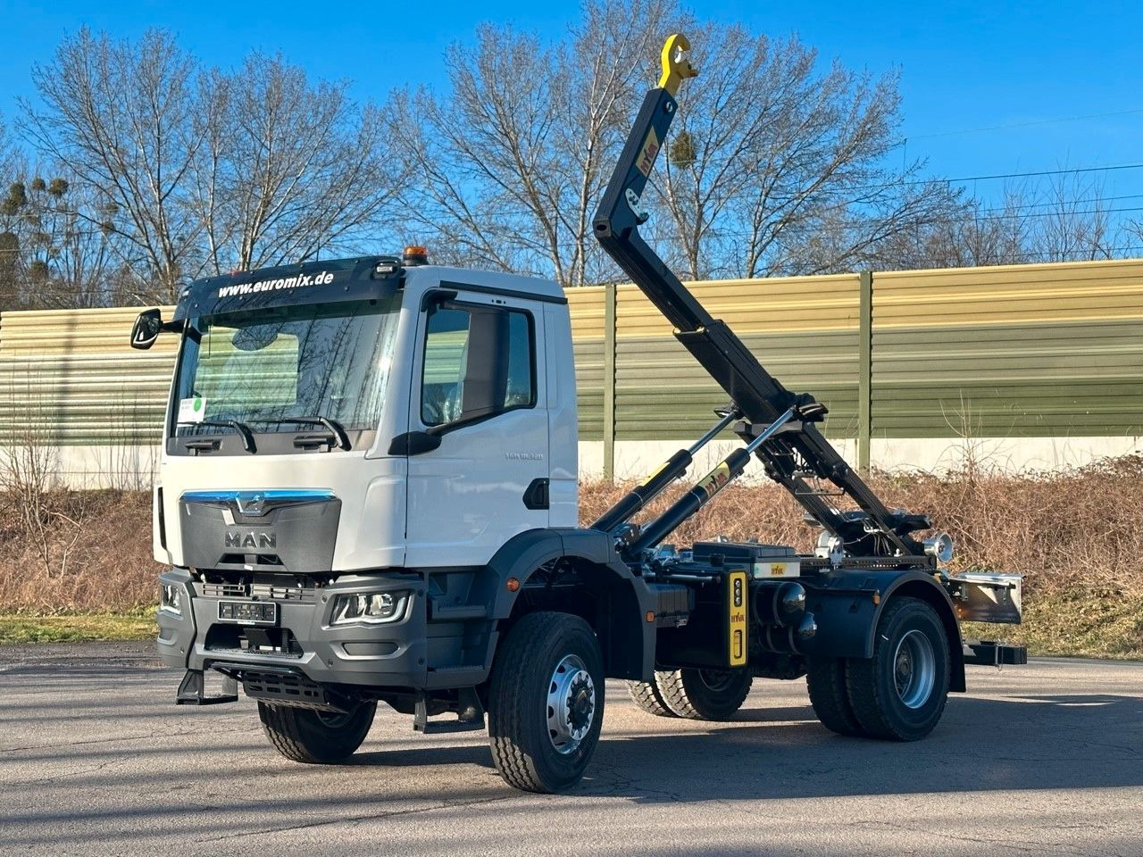 MAN TGM 18.320 4x4 Euro 6e Hyva 12-45 - Camion ampliroll, Camion grue: photos 1 MAN TGM 18.320 4x4 Euro 6e Hyva 12-45 - Camion ampliroll, Camion grue: photos 1
