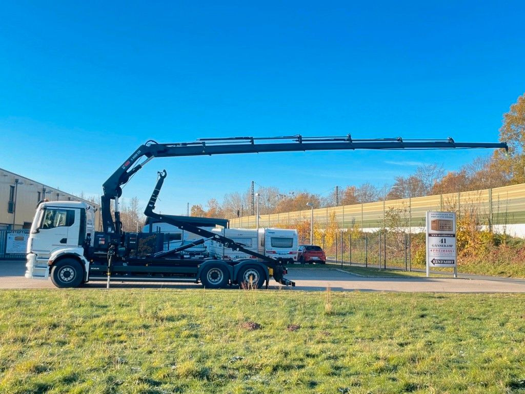MAN TGS 26.470 6x2 Abrollkipper + Kran Hiab 228-6 - Camion ampliroll, Camion grue: photos 3 MAN TGS 26.470 6x2 Abrollkipper + Kran Hiab 228-6 - Camion ampliroll, Camion grue: photos 3