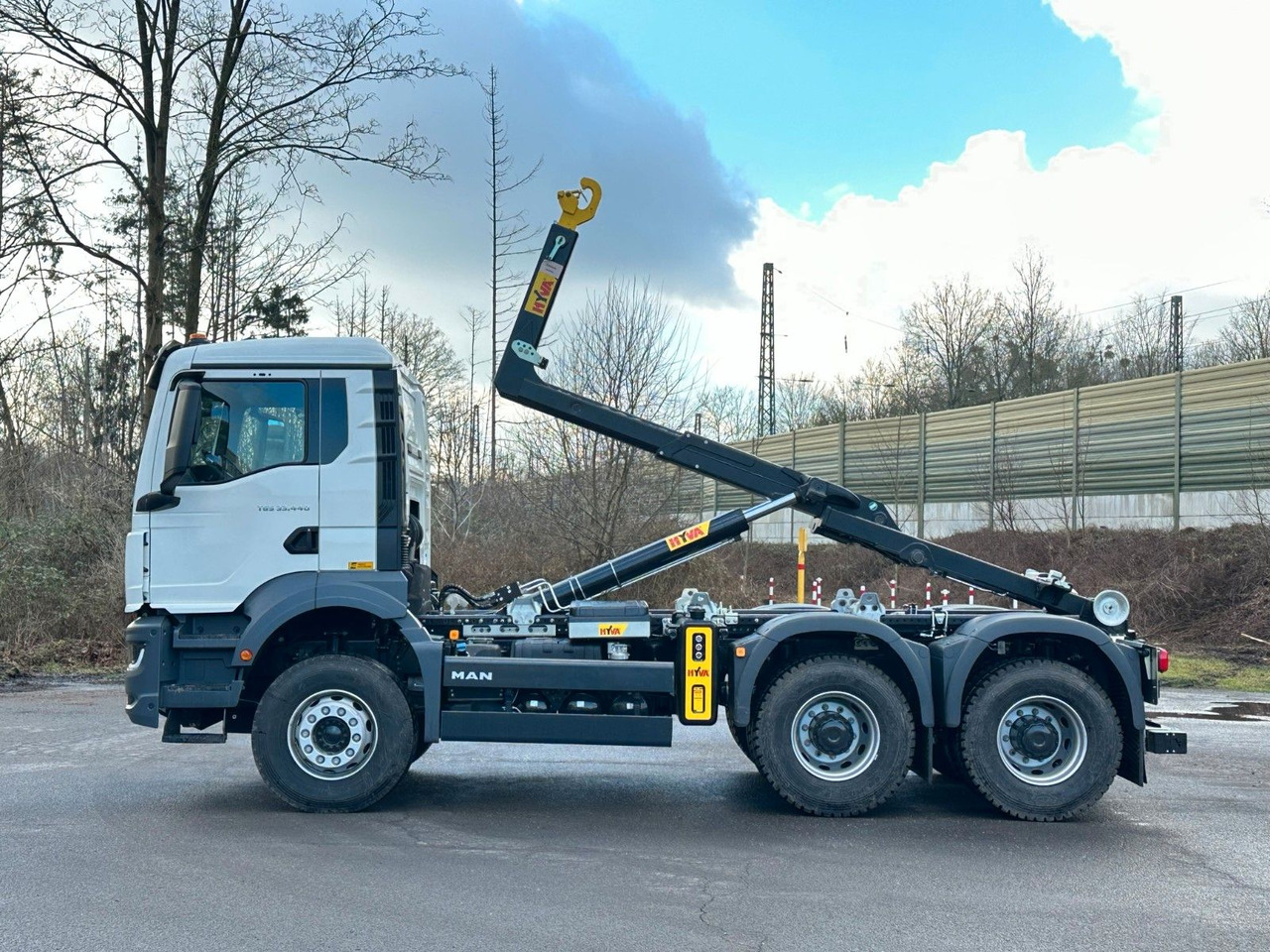 MAN TGS 33.440 6x4 Euro6e Abrollkipper Hyva - Camion ampliroll, Camion grue: photos 3 MAN TGS 33.440 6x4 Euro6e Abrollkipper Hyva - Camion ampliroll, Camion grue: photos 3
