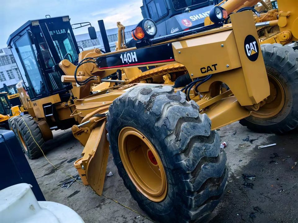 CAT 140H Grader Used Second Hand Good Condition for Sale From Janpan - Niveleuse: photos 3 CAT 140H Grader Used Second Hand Good Condition for Sale From Janpan - Niveleuse: photos 3