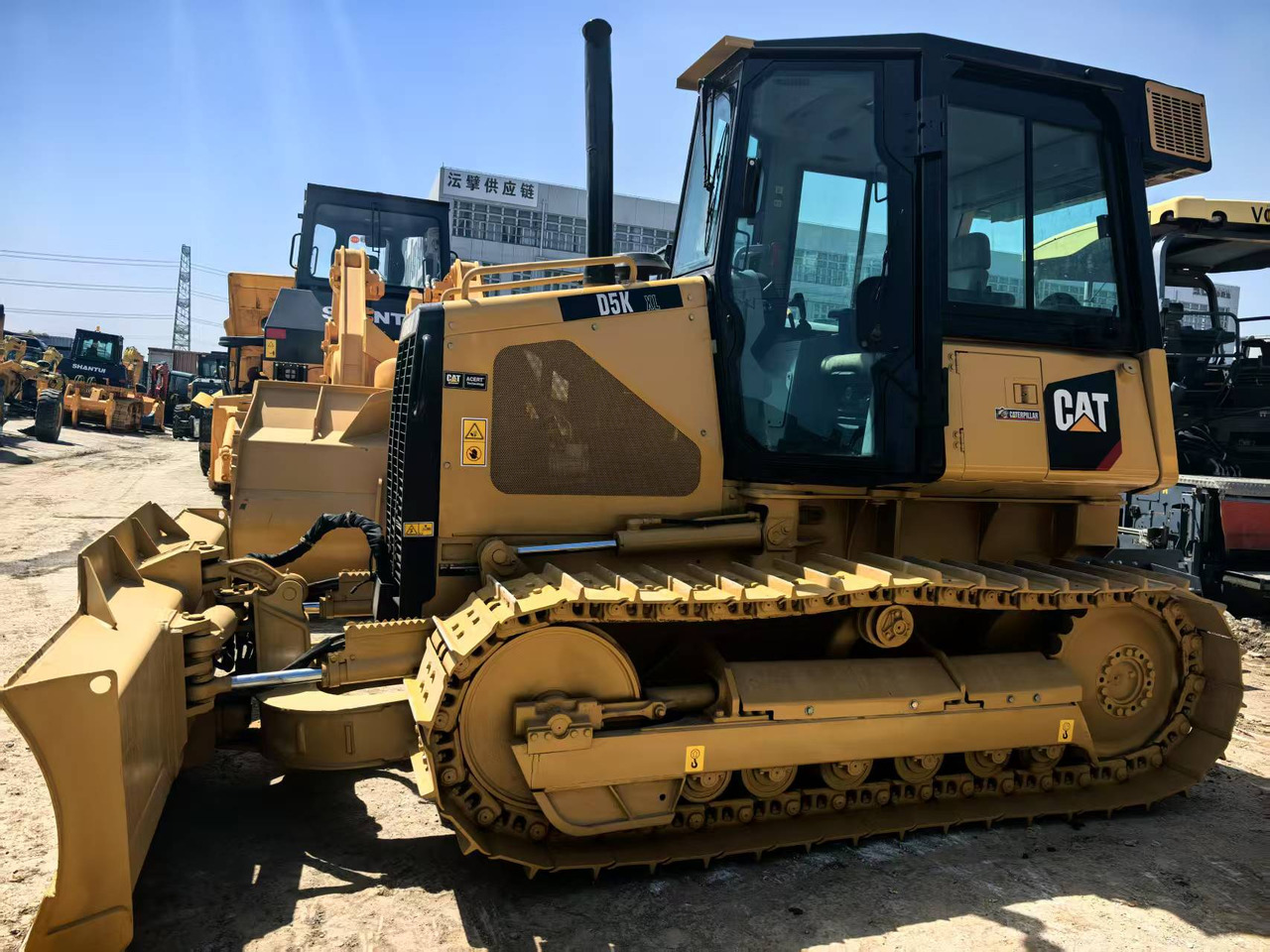 CATERPILLAR D5K - Bulldozer: photos 1 CATERPILLAR D5K - Bulldozer: photos 1