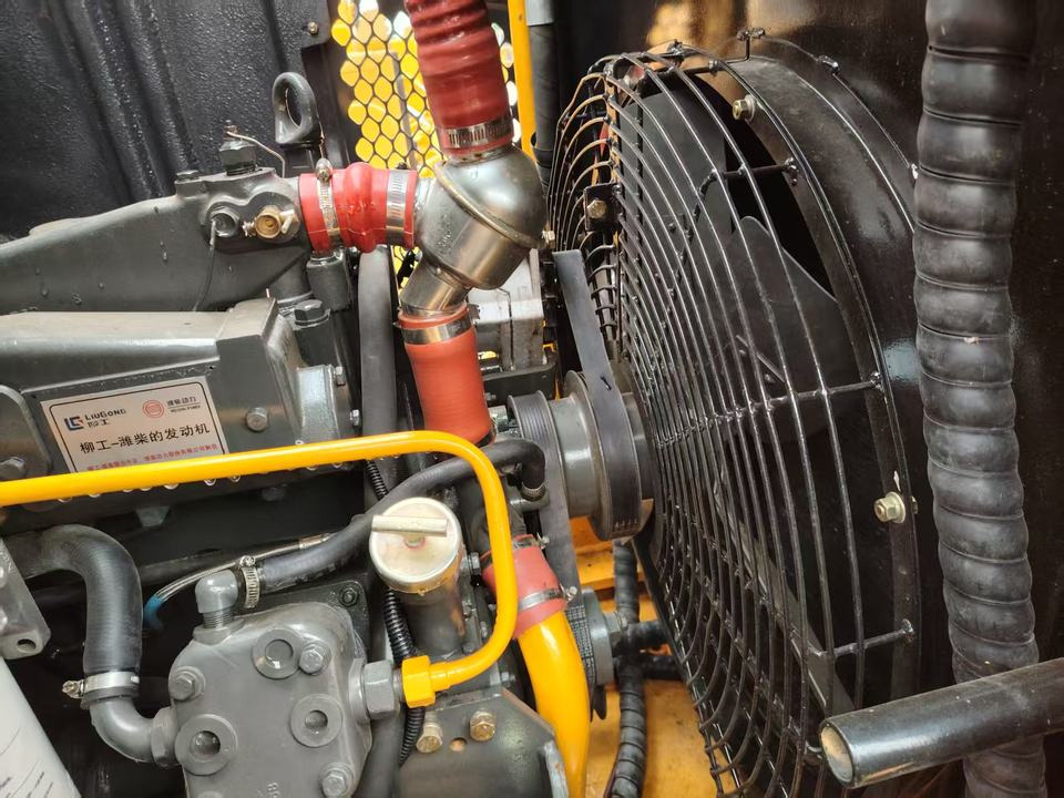 Good Condition 835 836 856 856H 862 856H Liugong 2023 Year Used 5tons Wheel Loader Second Hand Front End Loader - Chargeuse sur pneus: photos 5 Good Condition 835 836 856 856H 862 856H Liugong 2023 Year Used 5tons Wheel Loader Second Hand Front End Loader - Chargeuse sur pneus: photos 5