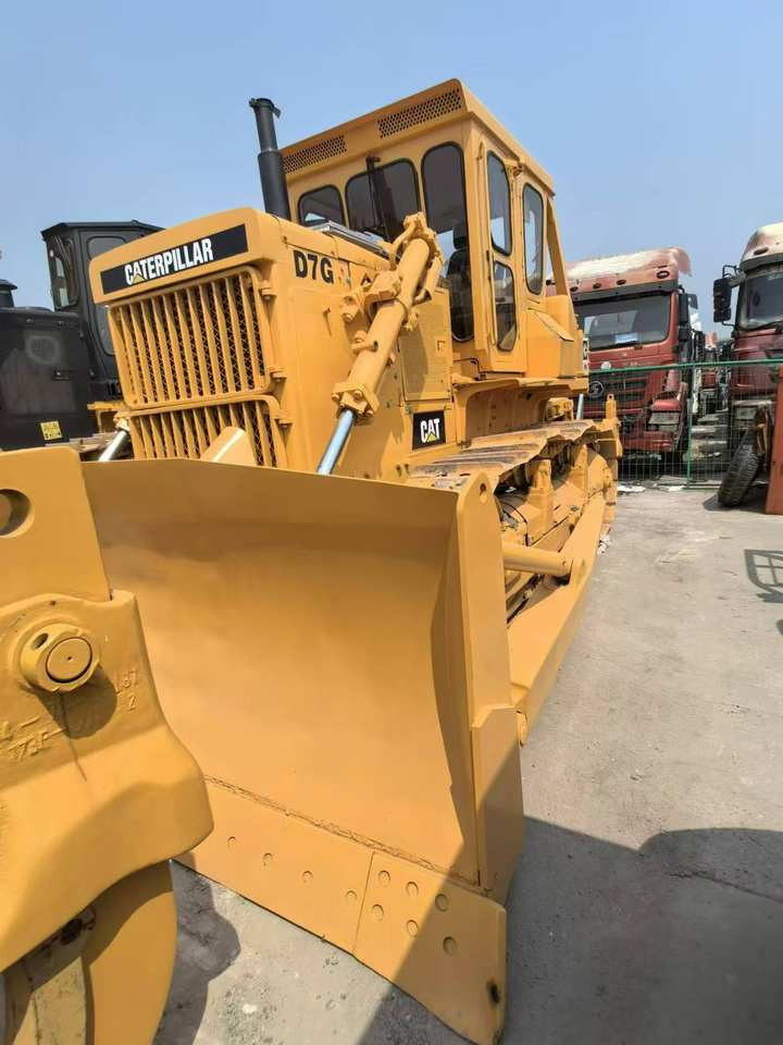 Hot Sale Used CAT Bulldozer D7G in Good Condition Second-hand Caterpillar Bulldozer D7G Construction Machinery - Bulldozer: photos 2 Hot Sale Used CAT Bulldozer D7G in Good Condition Second-hand Caterpillar Bulldozer D7G Construction Machinery - Bulldozer: photos 2